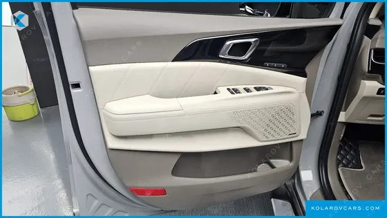 KIA CARNIVAL HEV 7SEATER GRAVITY
