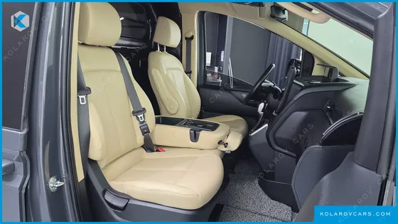 HYUNDAI STARIA L3.5 CARGO 3-SEATER