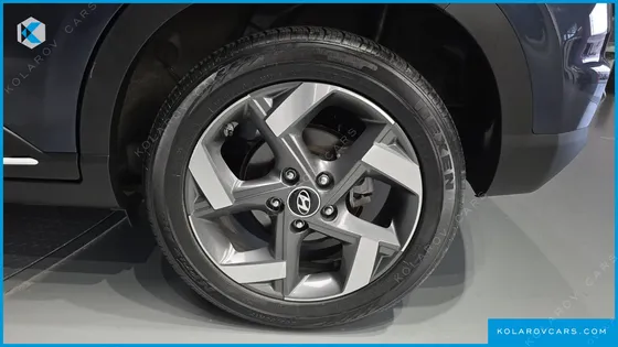 HYUNDAI VENUE 1.6 MODERN