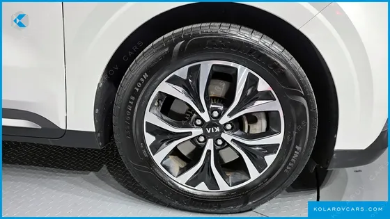 KIA CARNIVAL DIESEL 9-SEATER NOBLESSE