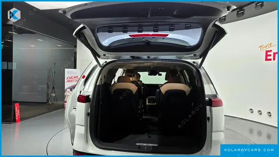 KIA CARNIVAL DIESEL 9-SEATER NOBLESSE