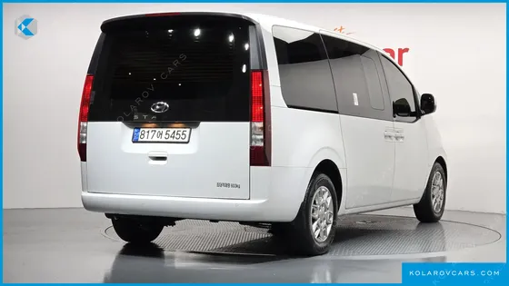 HYUNDAI STARIA CARGO 5-SEATER