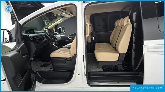HYUNDAI STARIA CARGO 5-SEATER