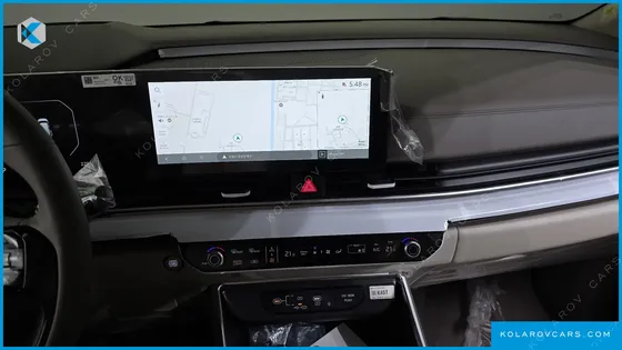 KIA CARNIVAL HEV 7-SEATER HI LIMOUSINE