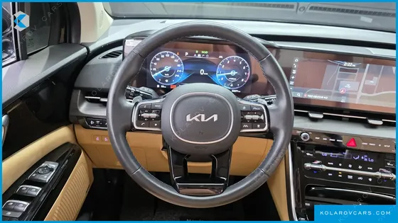 KIA CARNIVAL GASOLINE 7-SEATER NOBLESSE