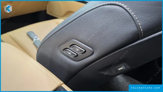 KIA CARNIVAL GASOLINE 7-SEATER NOBLESSE