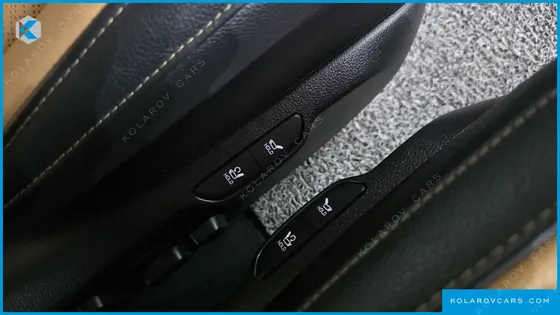 KIA CARNIVAL GASOLINE 7-SEATER NOBLESSE