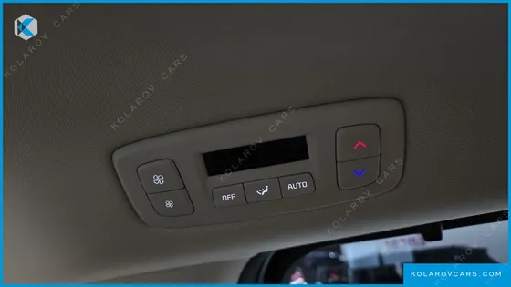 KIA CARNIVAL GASOLINE 7-SEATER NOBLESSE