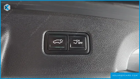 KIA CARNIVAL GASOLINE 7-SEATER NOBLESSE