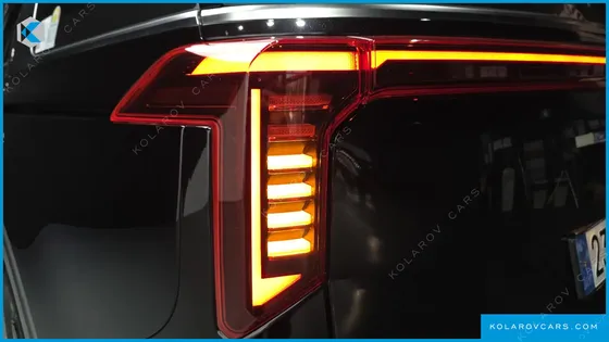 KIA CARNIVAL HEV 9SEATER SIGNATURE