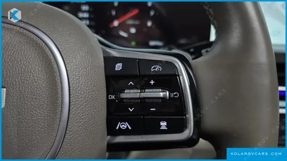 KIA CARNIVAL HEV 7SEATER SIGNATURE