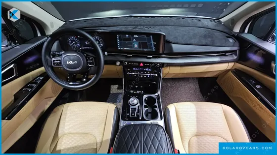 KIA CARNIVAL GASOLINE 7-SEATER SIGNATURE