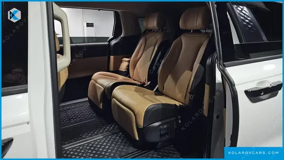 KIA CARNIVAL GASOLINE 7-SEATER SIGNATURE