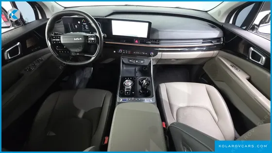 KIA CARNIVAL DIESEL 9-SEATER SIGNATURE