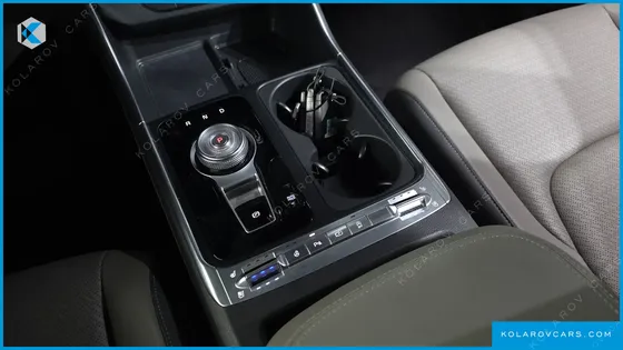 KIA CARNIVAL DIESEL 9-SEATER SIGNATURE
