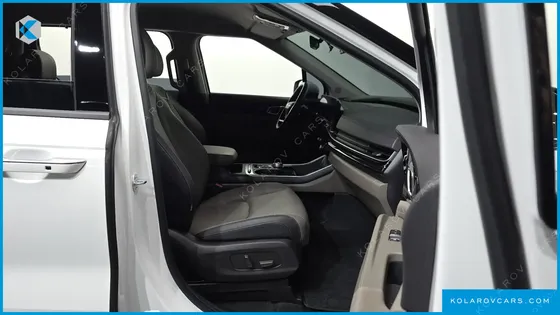 KIA CARNIVAL DIESEL 9-SEATER SIGNATURE