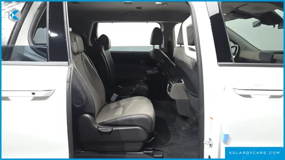 KIA CARNIVAL DIESEL 9-SEATER SIGNATURE