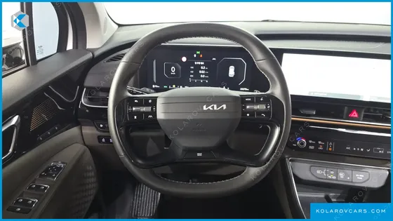 KIA CARNIVAL DIESEL 9-SEATER SIGNATURE