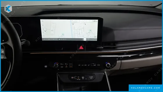 KIA CARNIVAL DIESEL 9-SEATER SIGNATURE