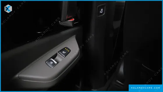 KIA CARNIVAL DIESEL 9-SEATER SIGNATURE