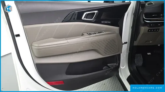KIA CARNIVAL DIESEL 9-SEATER SIGNATURE