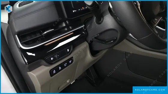 KIA CARNIVAL DIESEL 9-SEATER SIGNATURE