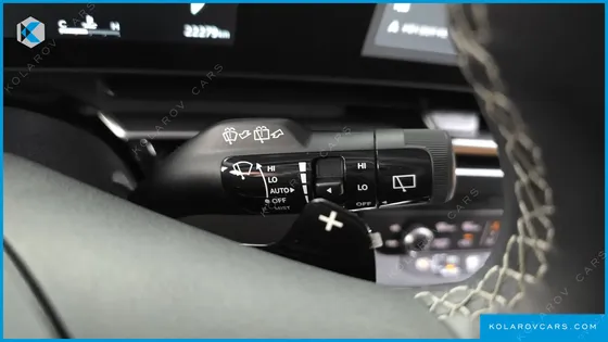 KIA CARNIVAL DIESEL 9-SEATER SIGNATURE
