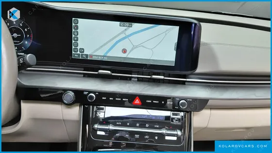 KIA CARNIVAL GASOLINE 7-SEATER SIGNATURE