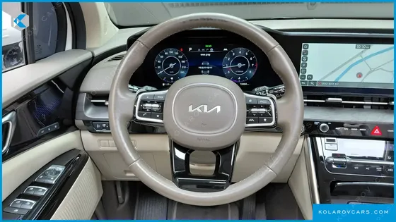 KIA CARNIVAL GASOLINE 7-SEATER SIGNATURE