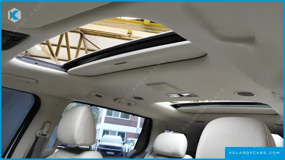 KIA CARNIVAL GASOLINE 7-SEATER SIGNATURE