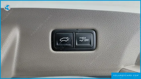 KIA CARNIVAL GASOLINE 7-SEATER SIGNATURE