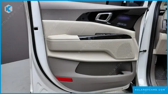 KIA CARNIVAL GASOLINE 7-SEATER SIGNATURE