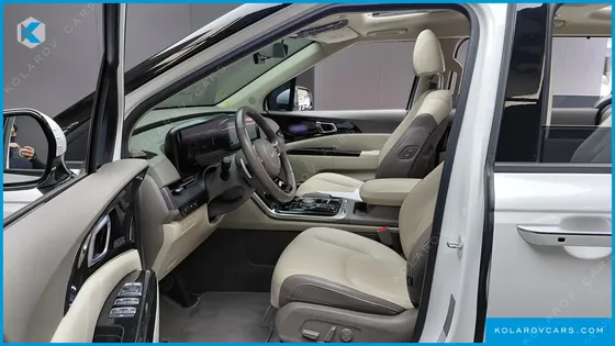 KIA CARNIVAL GASOLINE 7-SEATER SIGNATURE