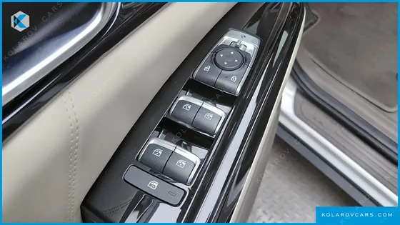 KIA CARNIVAL GASOLINE 7-SEATER SIGNATURE