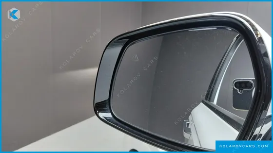 KIA CARNIVAL GASOLINE 7-SEATER SIGNATURE