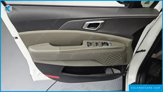 KIA CARNIVAL DIESEL 9-SEATER PRESTIGE