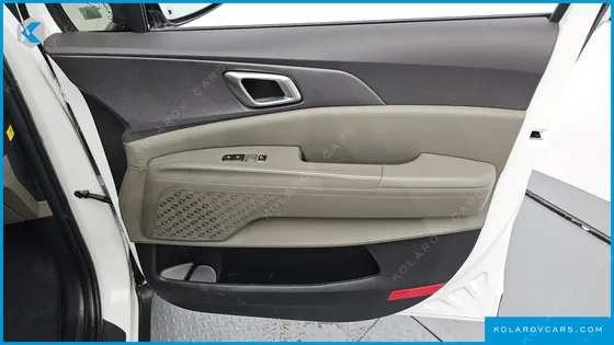 KIA CARNIVAL DIESEL 9-SEATER PRESTIGE