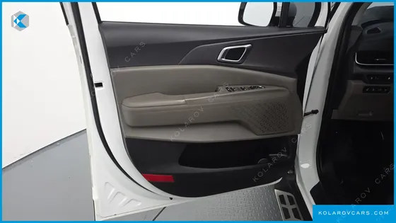 KIA CARNIVAL DIESEL 9-SEATER NOBLESSE