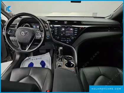 TOYOTA CAMRY 2.5 XLE HYBRID