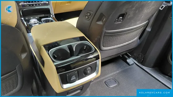 KIA CARNIVAL GASOLINE 7-SEATER SIGNATURE