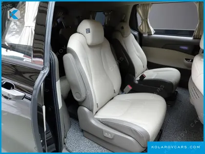 KIA CARNIVAL DIESEL 9-SEATER HI-LIMOUSINE