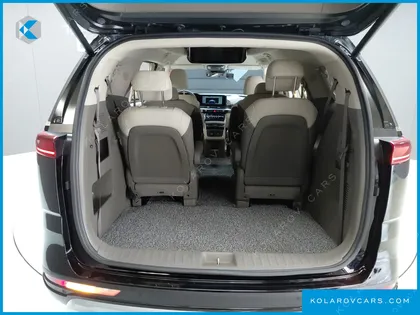 KIA CARNIVAL DIESEL 9-SEATER HI-LIMOUSINE