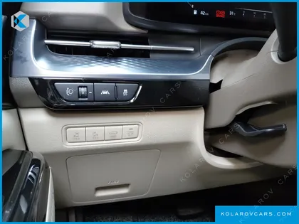KIA CARNIVAL DIESEL 9-SEATER HI-LIMOUSINE