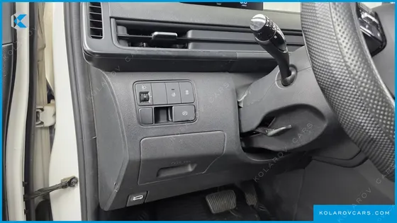 HYUNDAI STARIA L3.5 CARGO 3-SEATER