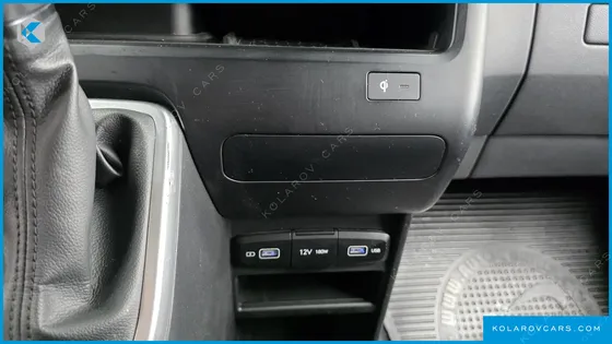 HYUNDAI STARIA L3.5 CARGO 3-SEATER