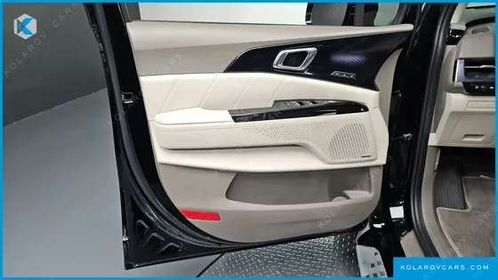 KIA CARNIVAL GASOLINE 9-SEATER HI-LIMOUSINE