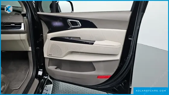 KIA CARNIVAL GASOLINE 9-SEATER HI-LIMOUSINE