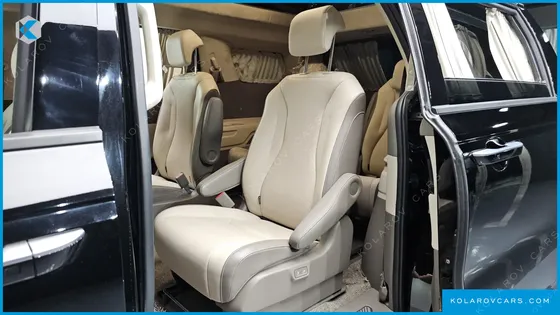 KIA CARNIVAL GASOLINE 9-SEATER HI-LIMOUSINE
