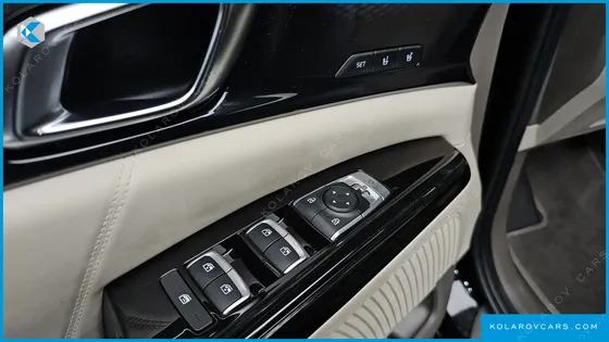 KIA CARNIVAL GASOLINE 9-SEATER HI-LIMOUSINE
