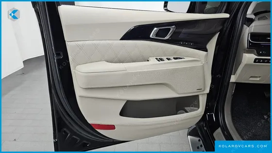 KIA CARNIVAL GASOLINE 9-SEATER HI LIMOUSINE